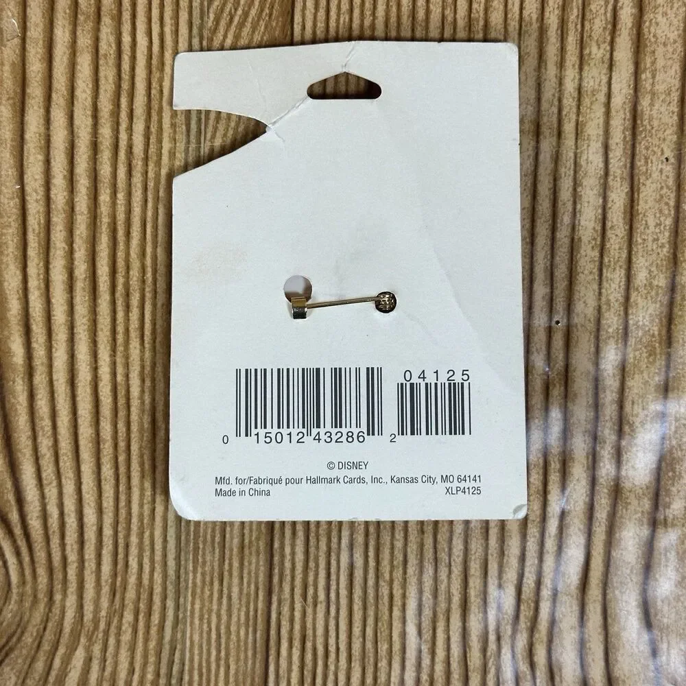 Hallmark Christmas‎ Holiday Mickey Mouse With Presents Pin